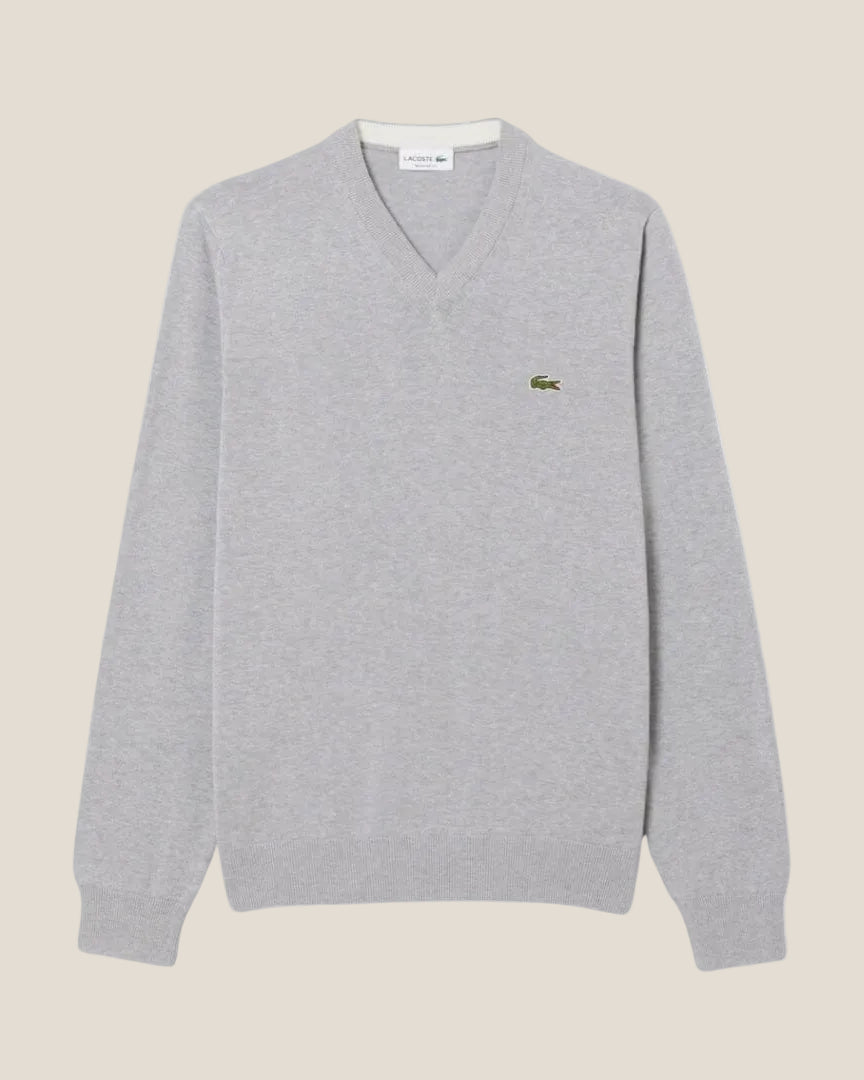 Einfarbiger Pullover aus Baumwolle mit V-Ausschnitt